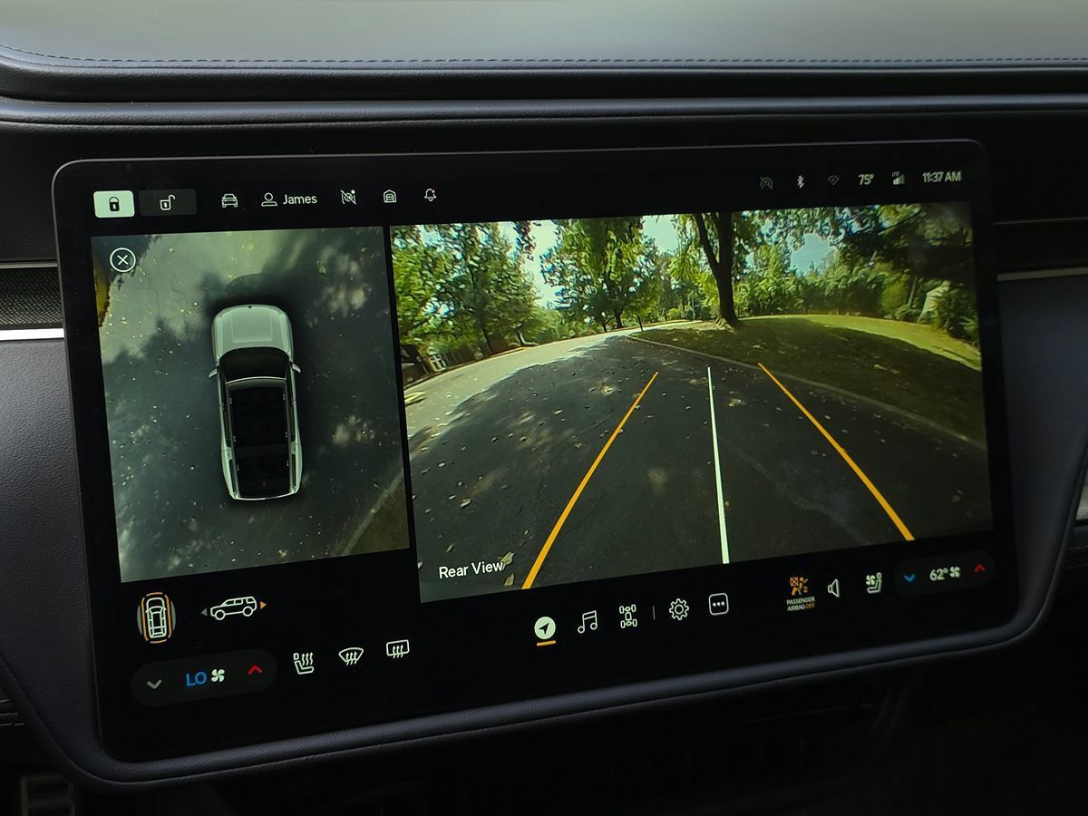 Used 2023 Rivian R1S Adventure Quad AWD/4WD image 33