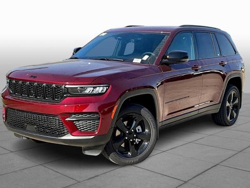 New 2025 Jeep Grand Cherokee Altitude image 2