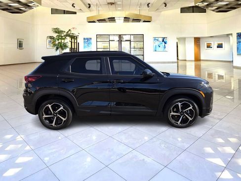 Used 2023 Chevrolet TrailBlazer RS w/ Sun and Liftgate Package image 8