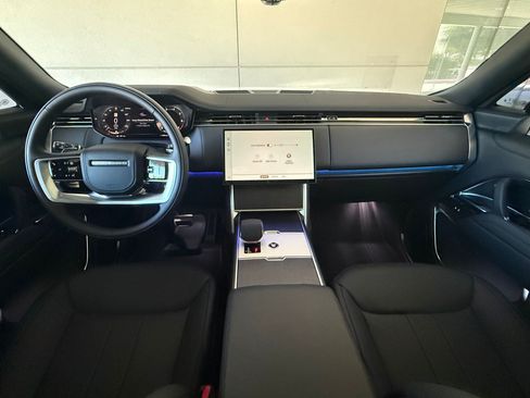 Used 2026 Land Rover Range Rover Long Wheelbase SE AWD/4WD image 13