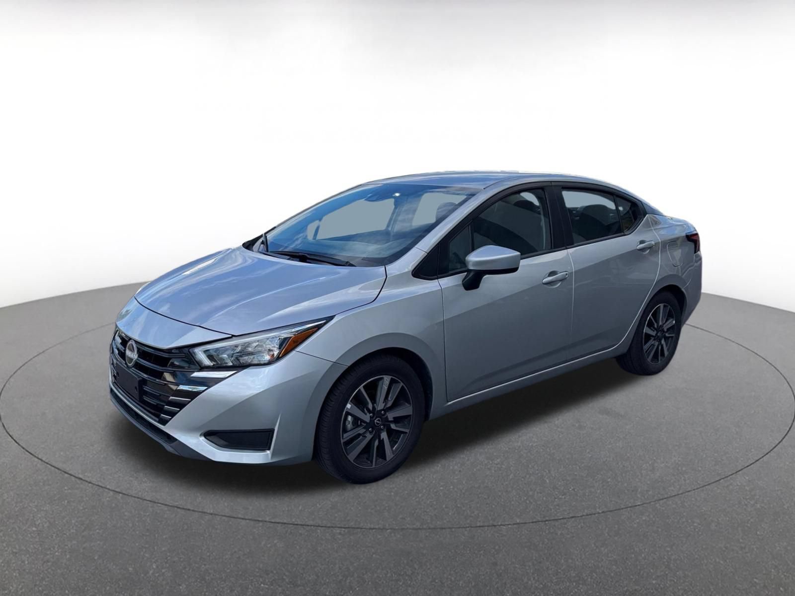 Used 2025 Nissan Versa SV FWD image 4
