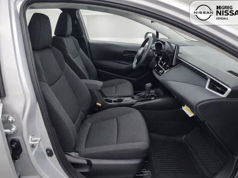 Used 2025 Toyota Corolla LE image 10