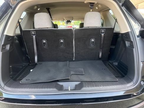 Used 2023 Honda Pilot LX image 17