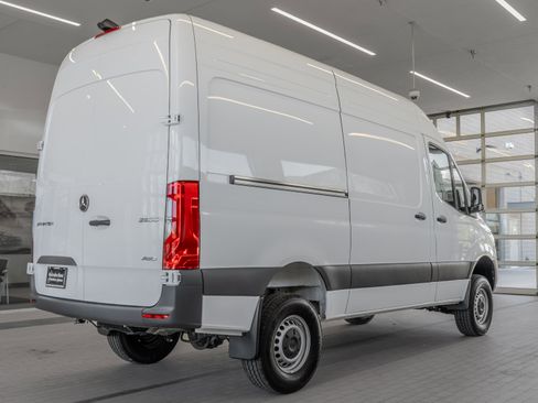 New 2025 Mercedes-Benz Sprinter 2500 image 29