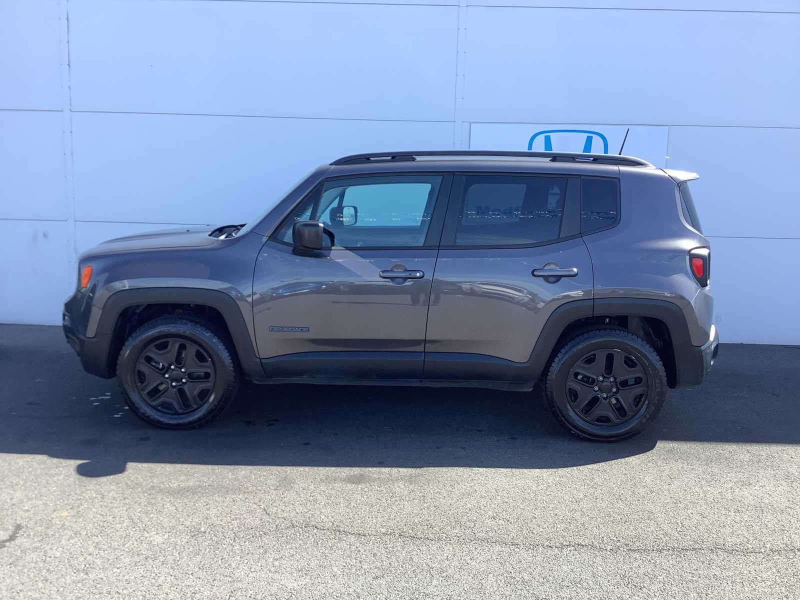Used 2018 Jeep Renegade Sport w/ Power & Air Group AWD/4WD image 3