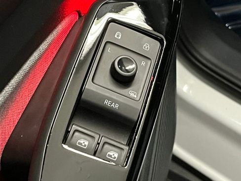 Certified 2023 Volkswagen ID.4 Pro image 16