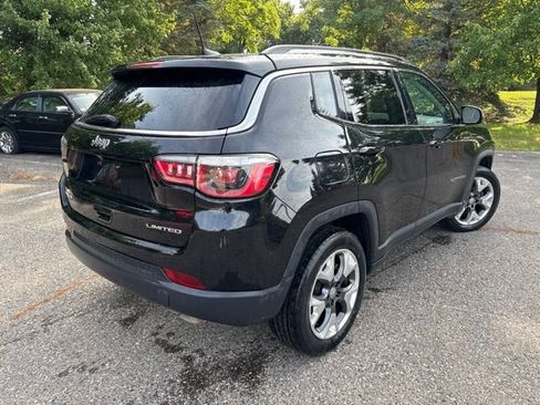 Used 2020 Jeep Compass Limited w/ Luxury Seat Group AWD/4WD image 3