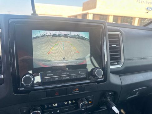 Used 2023 Nissan Frontier SV w/ SV Convenience Package RWD image 11