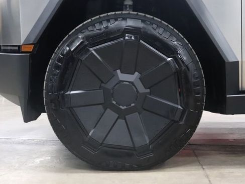 Used 2024 Tesla Cybertruck AWD Crew Cab image 25