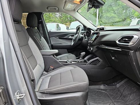 Used 2023 Chevrolet TrailBlazer LT w/ Convenience Package FWD image 13