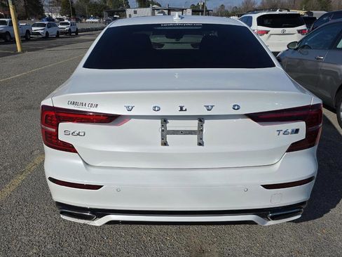 Used 2019 Volvo S60 T6 R-Design image 4