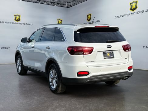 Used 2020 Kia Sorento LX w/ LX I4 Convenience Package image 3