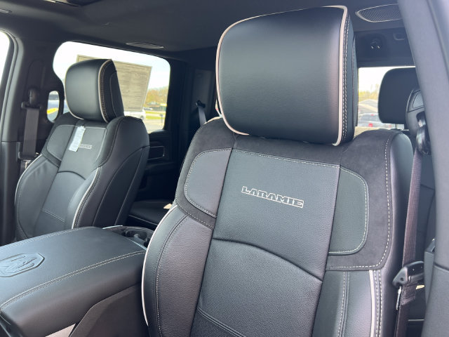 New 2026 RAM 2500 Laramie AWD/4WD image 15
