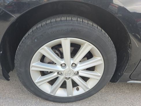 Used 2013 Toyota Camry XLE w/ Leather Pkg image 8