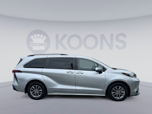 Used 2021 Toyota Sienna LE FWD image 8