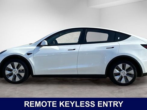 Used 2023 Tesla Model Y Long Range AWD/4WD image 2