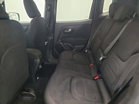 Used 2020 Jeep Renegade Latitude w/ Safety & Security Group II image 18