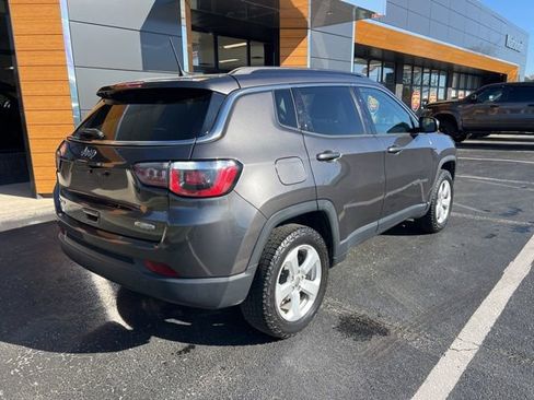 Used 2019 Jeep Compass Latitude w/ Cold Weather Group AWD/4WD image 23