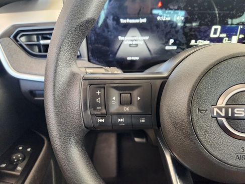 Used 2025 Nissan Kicks SV image 30