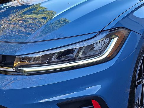 Certified 2025 Volkswagen Jetta GLI Autobahn image 10