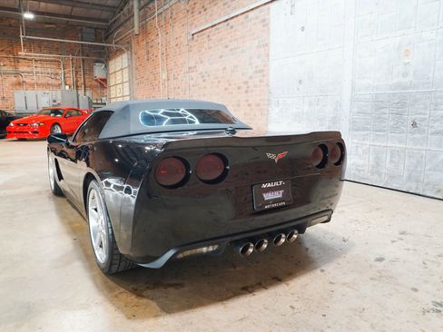 Used 2005 Chevrolet Corvette Convertible w/ Preferred Equipment Group RWD image 13