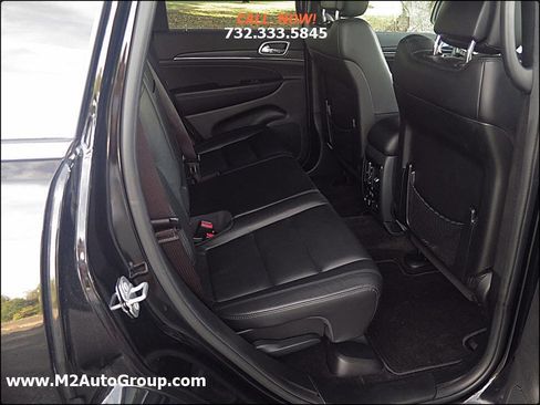 Used 2018 Jeep Grand Cherokee Limited image 30