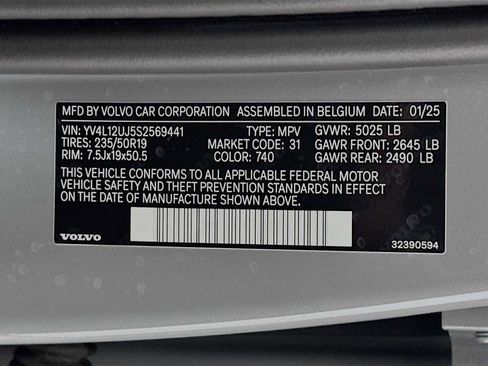 Used 2025 Volvo XC40 B5 Core w/ Protection Package Premier image 31