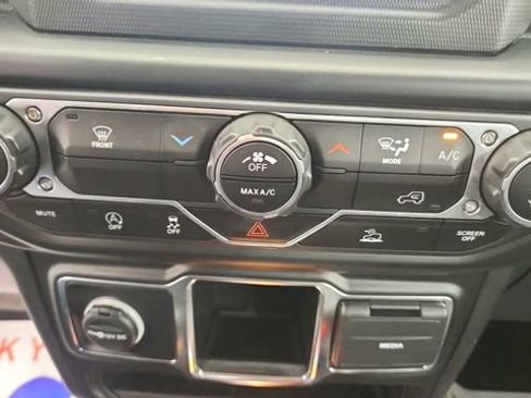 Used 2023 Jeep Wrangler Unlimited Sport AWD/4WD image 15
