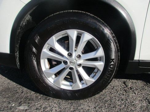Used 2016 Nissan Rogue SV w/ SV Premium Package AWD/4WD image 14