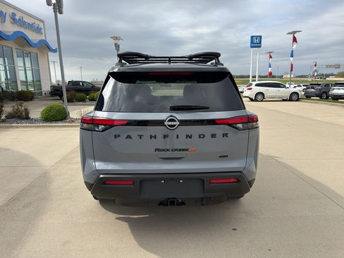 Used 2025 Nissan Pathfinder Rock Creek image 6