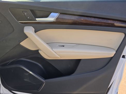 Used 2019 Audi Q5 2.0T Premium Plus w/ Premium Plus Package image 32