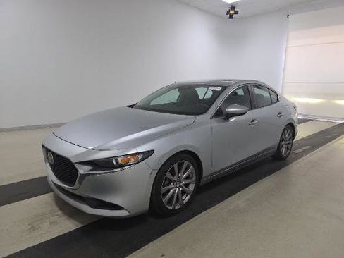 Used 2019 MAZDA MAZDA3 Select image 1