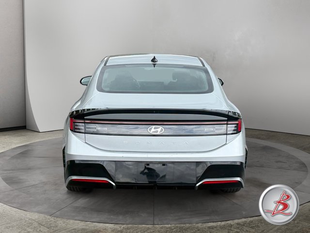 Used 2025 Hyundai Sonata SEL FWD image 6