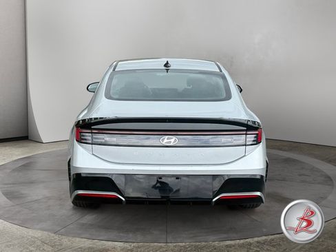 Used 2025 Hyundai Sonata SEL FWD image 6