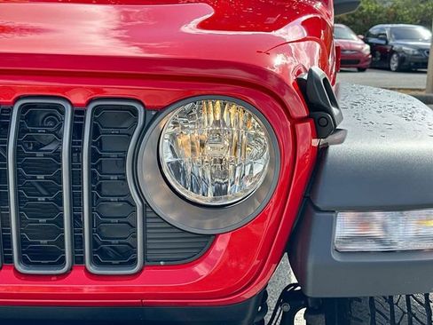 New 2025 Jeep Gladiator Sport image 7