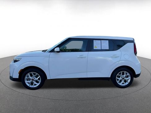 Used 2025 Kia Soul LX w/ LX Technology Package image 9