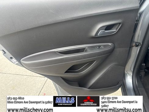 Used 2019 Chevrolet Trax LT w/ LT Convenience Package AWD/4WD image 10