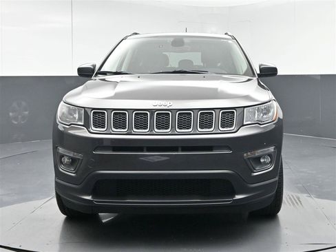 Used 2017 Jeep Compass Latitude w/ Safe & Security Group AWD/4WD image 2