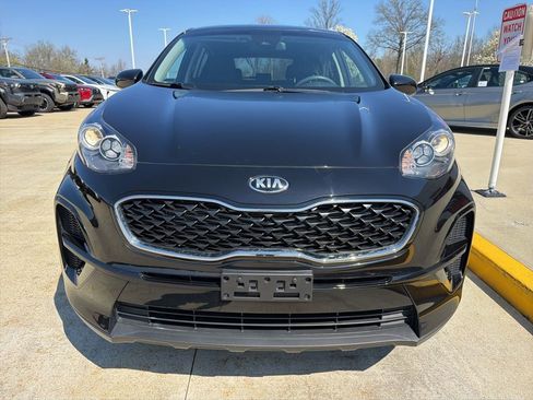 Used 2020 Kia Sportage LX image 2