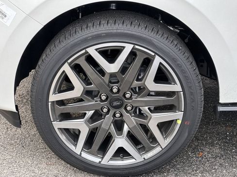 New 2026 Ford Expedition Platinum w/ Platinum Ultimate Package image 11