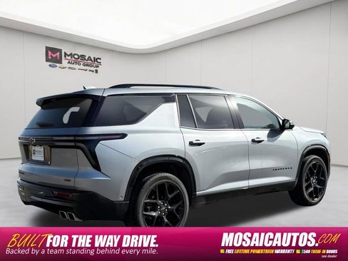 Used 2025 Chevrolet Traverse RS AWD/4WD image 3