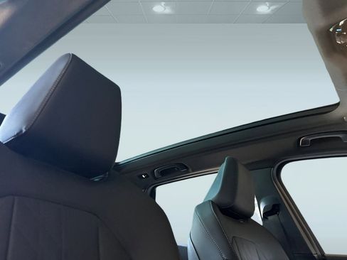 Used 2025 BMW X3 xDrive30i w/ Convenience Package image 13