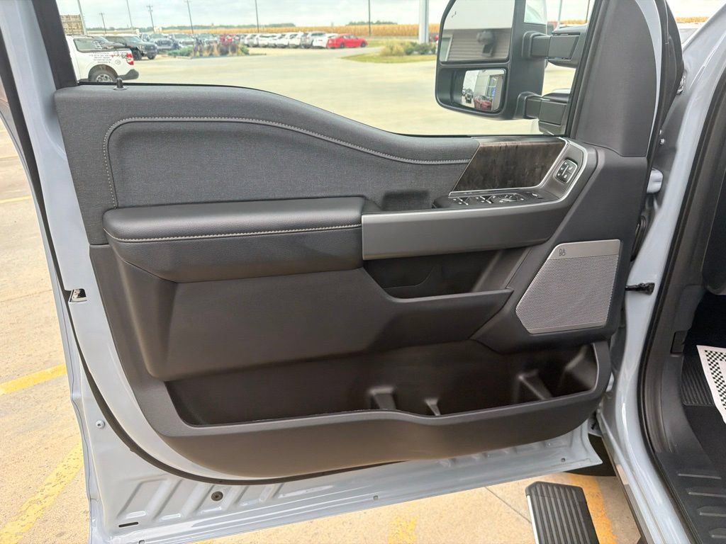 New 2026 Ford F350 Lariat w/ Lariat Premium Package AWD/4WD image 15
