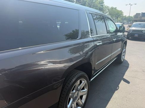 Used 2017 Cadillac Escalade ESV Premium Luxury AWD/4WD image 16