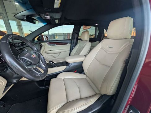 Used 2017 Cadillac XT5 Luxury w/ Driver Awareness Package image 20