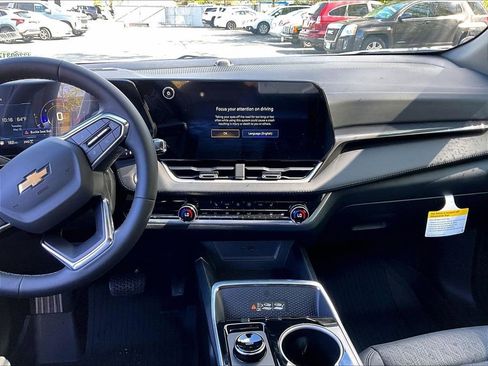 New 2026 Chevrolet Equinox LT AWD/4WD image 13