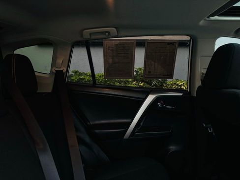 Used 2018 Toyota RAV4 XLE image 19