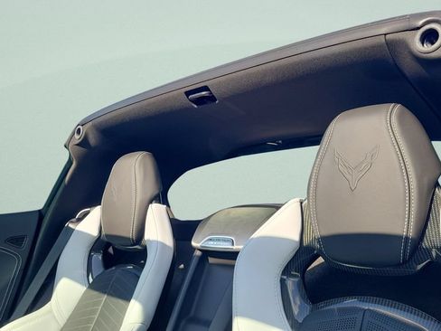 Used 2024 Chevrolet Corvette Stingray Preferred Cpe w/ Battery Protection Package RWD image 16