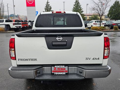 Used 2016 Nissan Frontier SV image 6