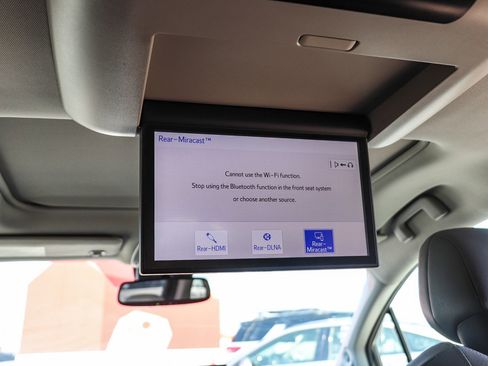 Used 2022 Toyota Sienna XLE w/ XLE Plus Package image 12